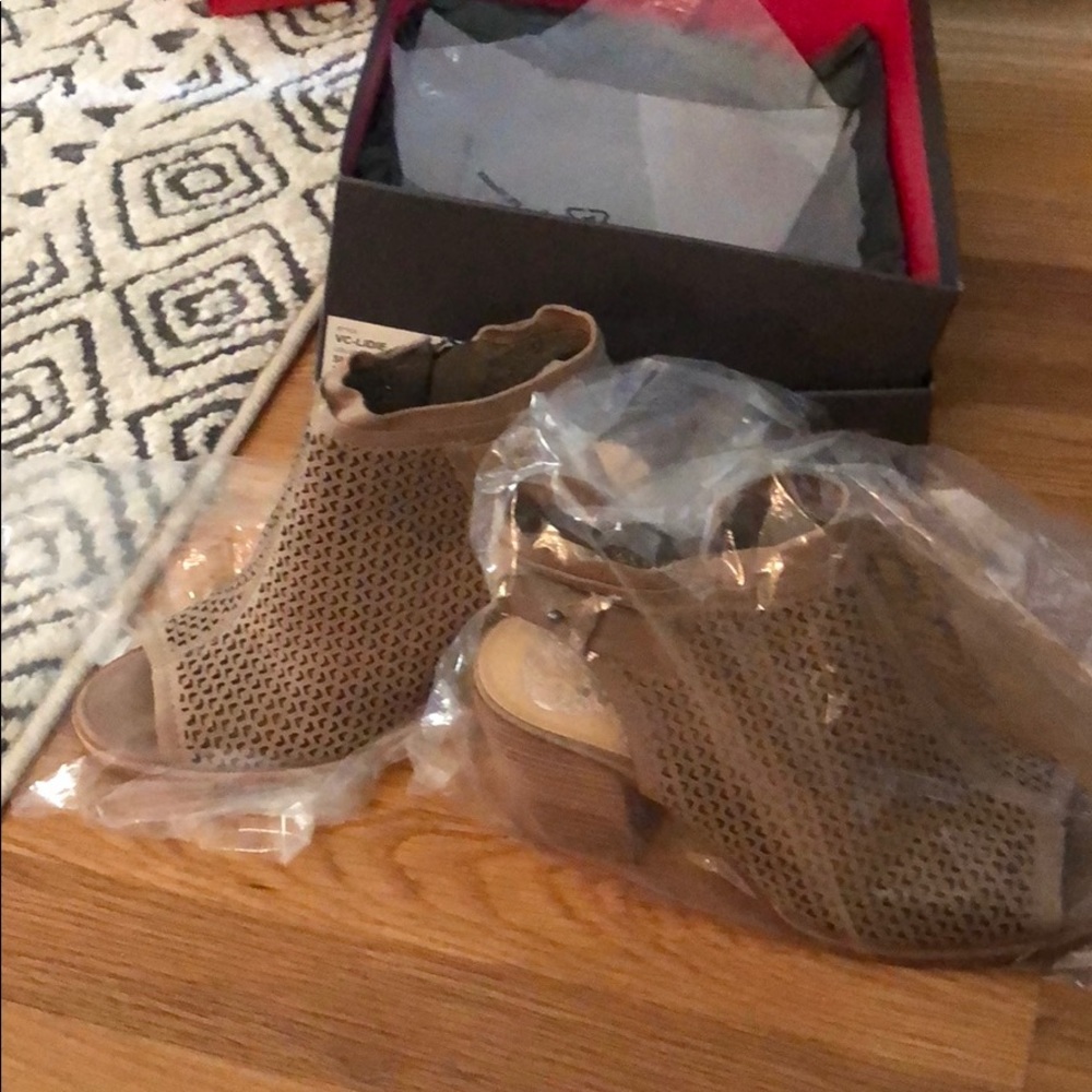 New! Michael Kors 7.5 VC-LIDIE wedges